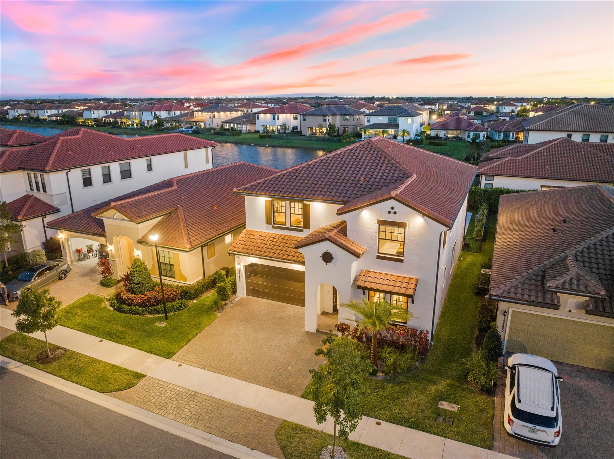 12270 N Baypoint Cir