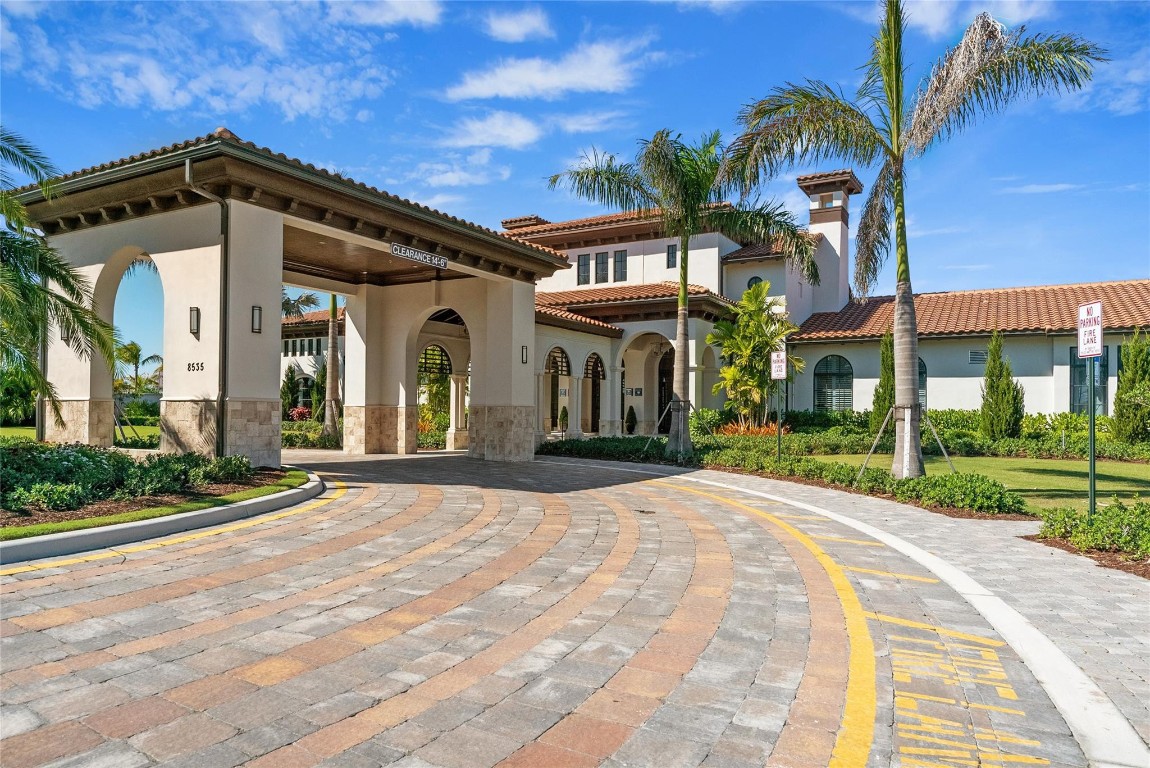 12270 N Baypoint Cir