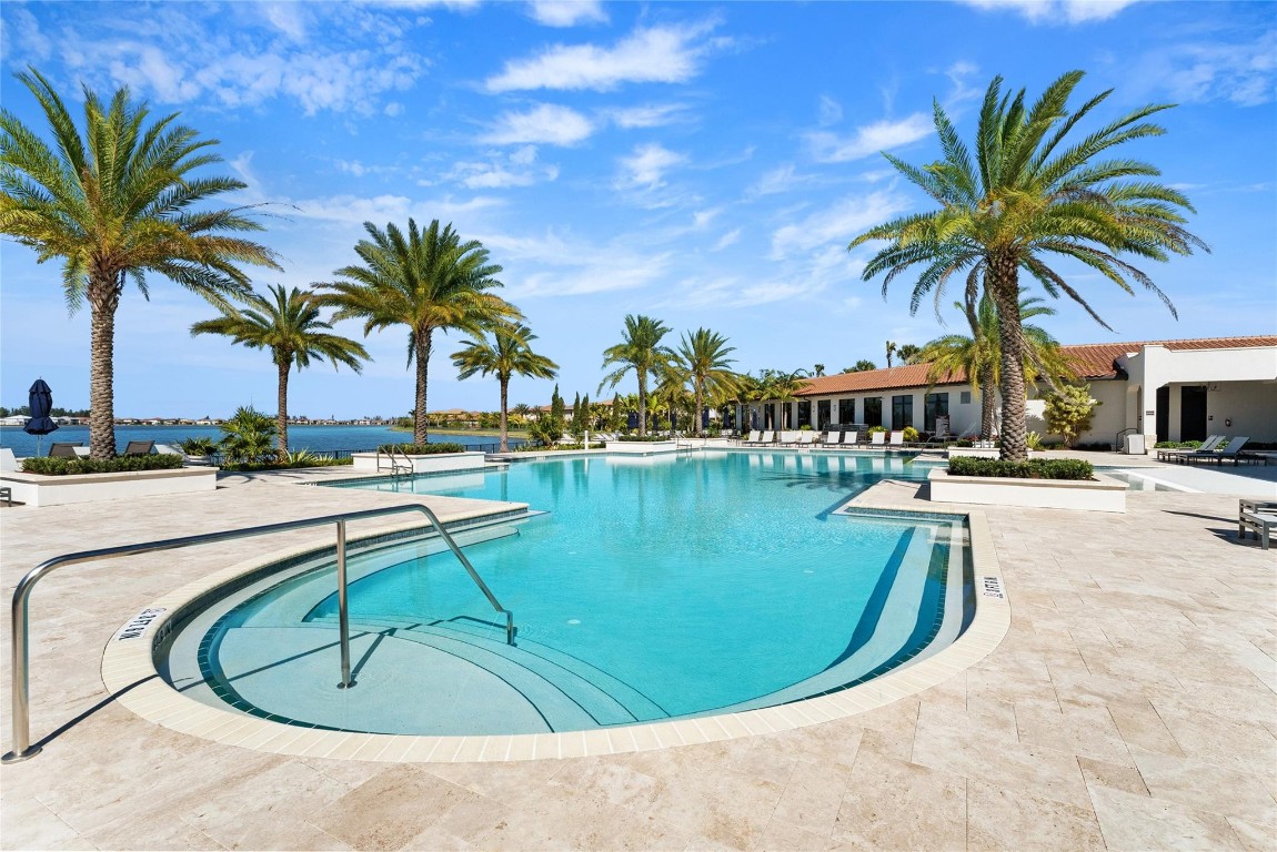 12270 N Baypoint Cir