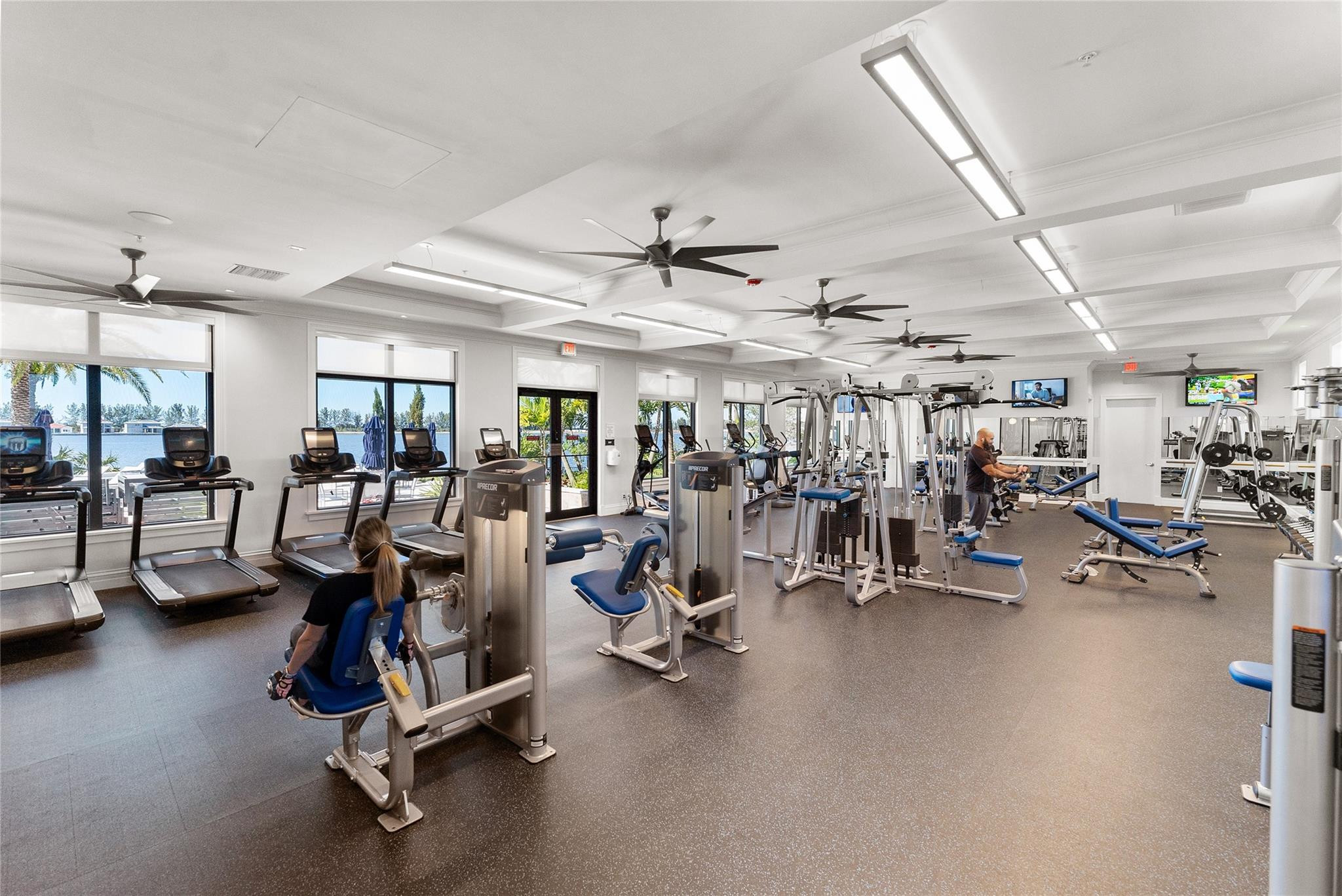 12270 N Baypoint Cir