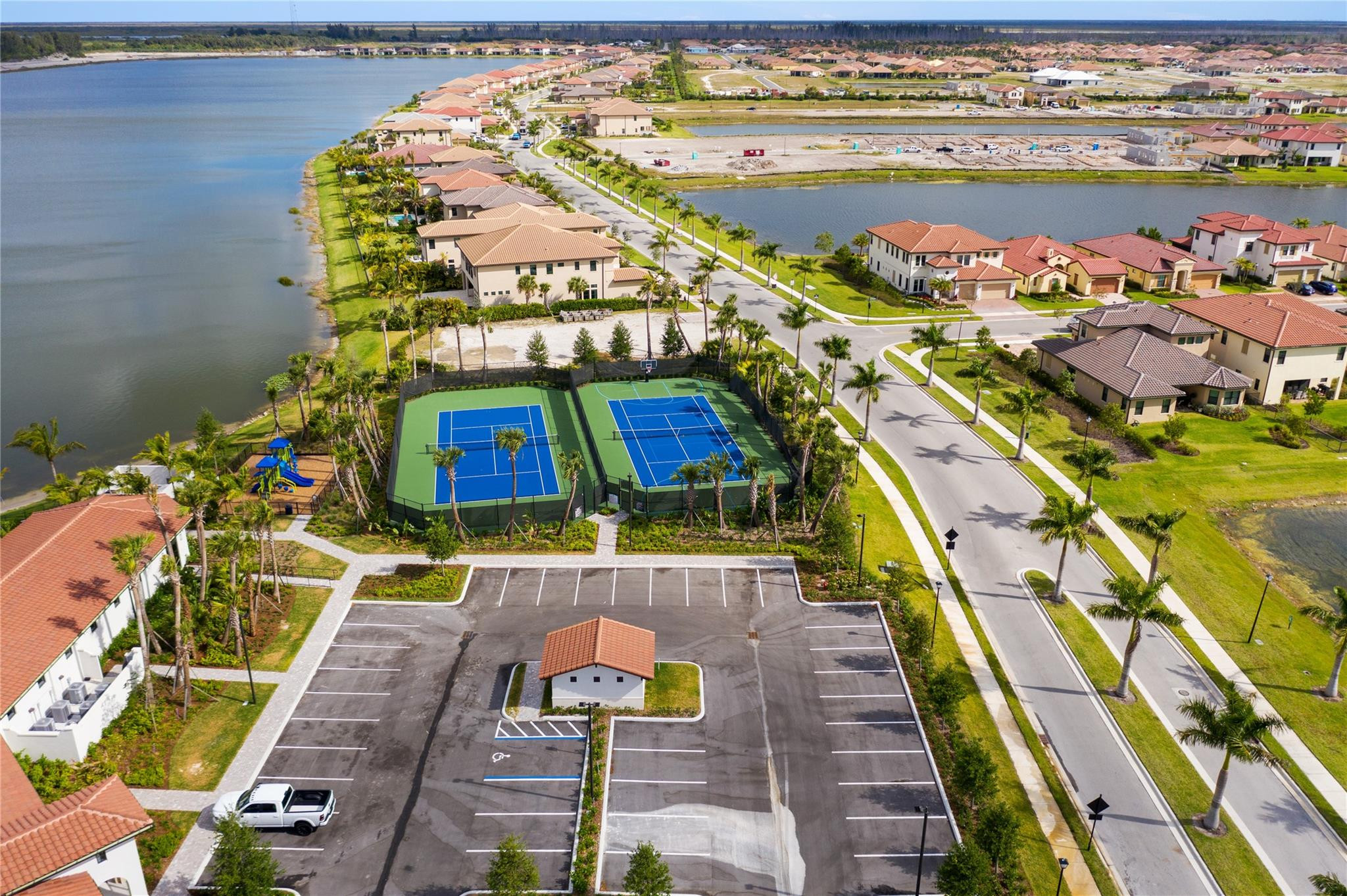 12270 N Baypoint Cir