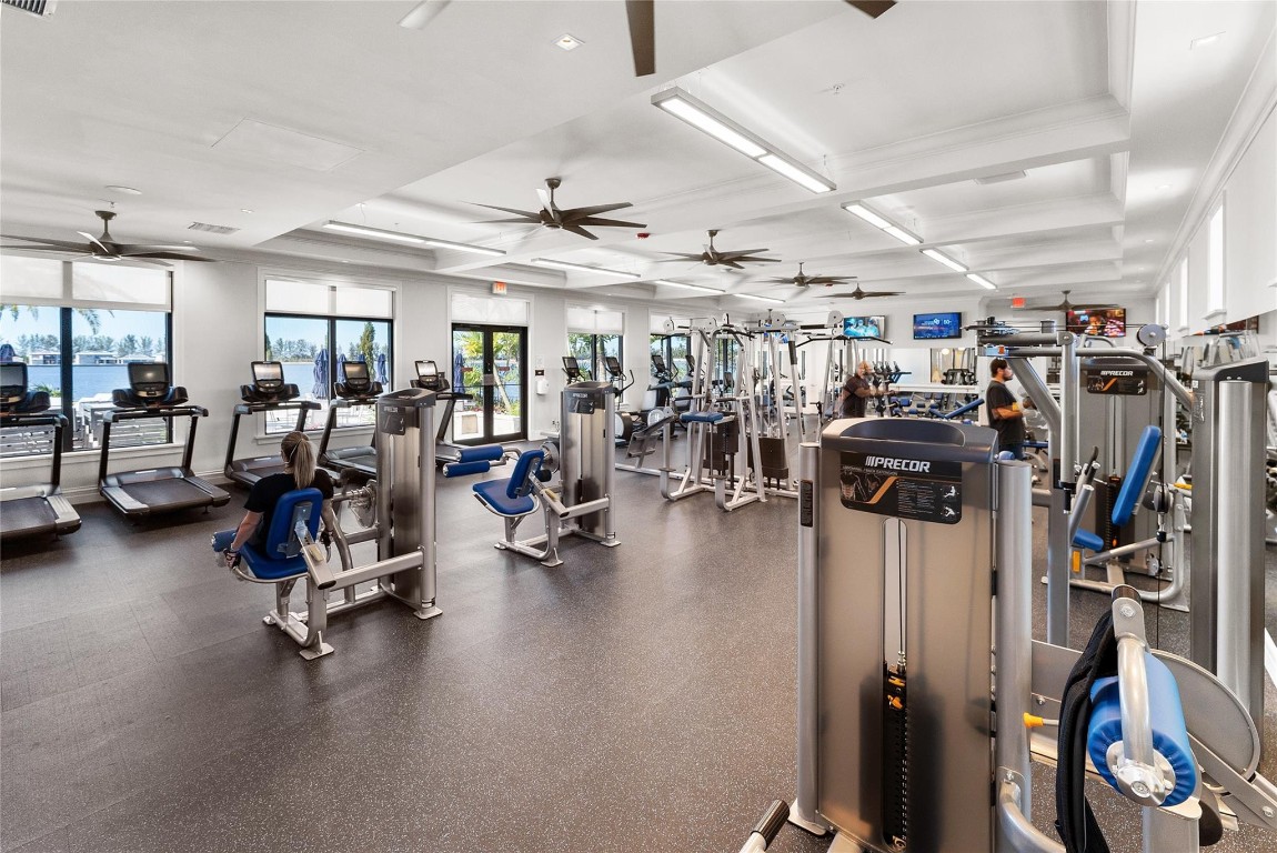 12270 N Baypoint Cir