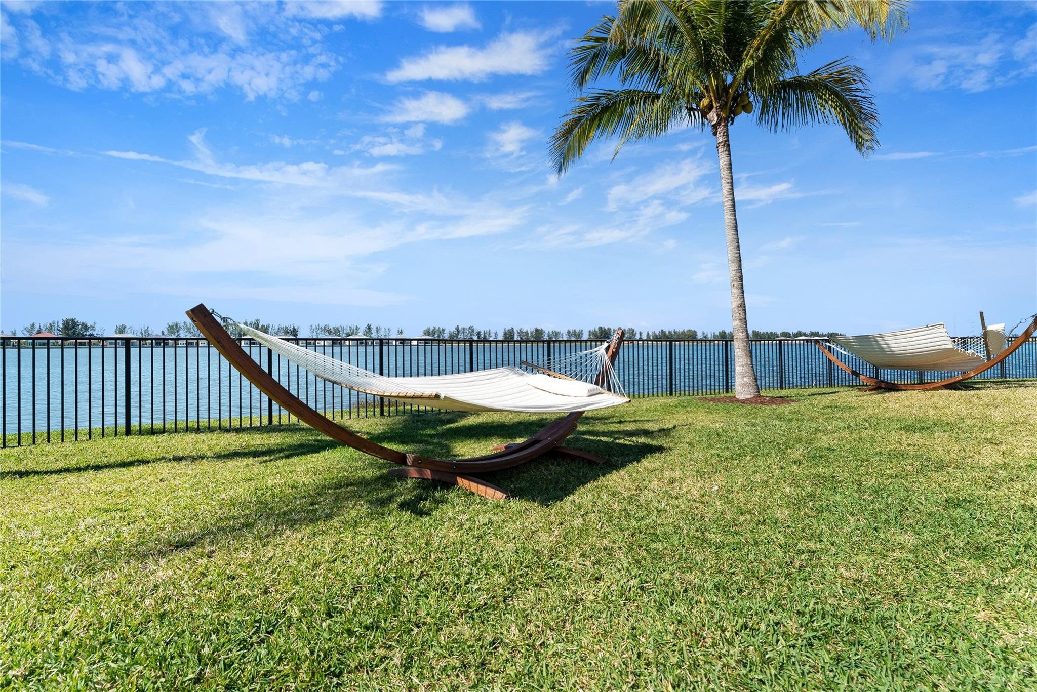 12270 N Baypoint Cir