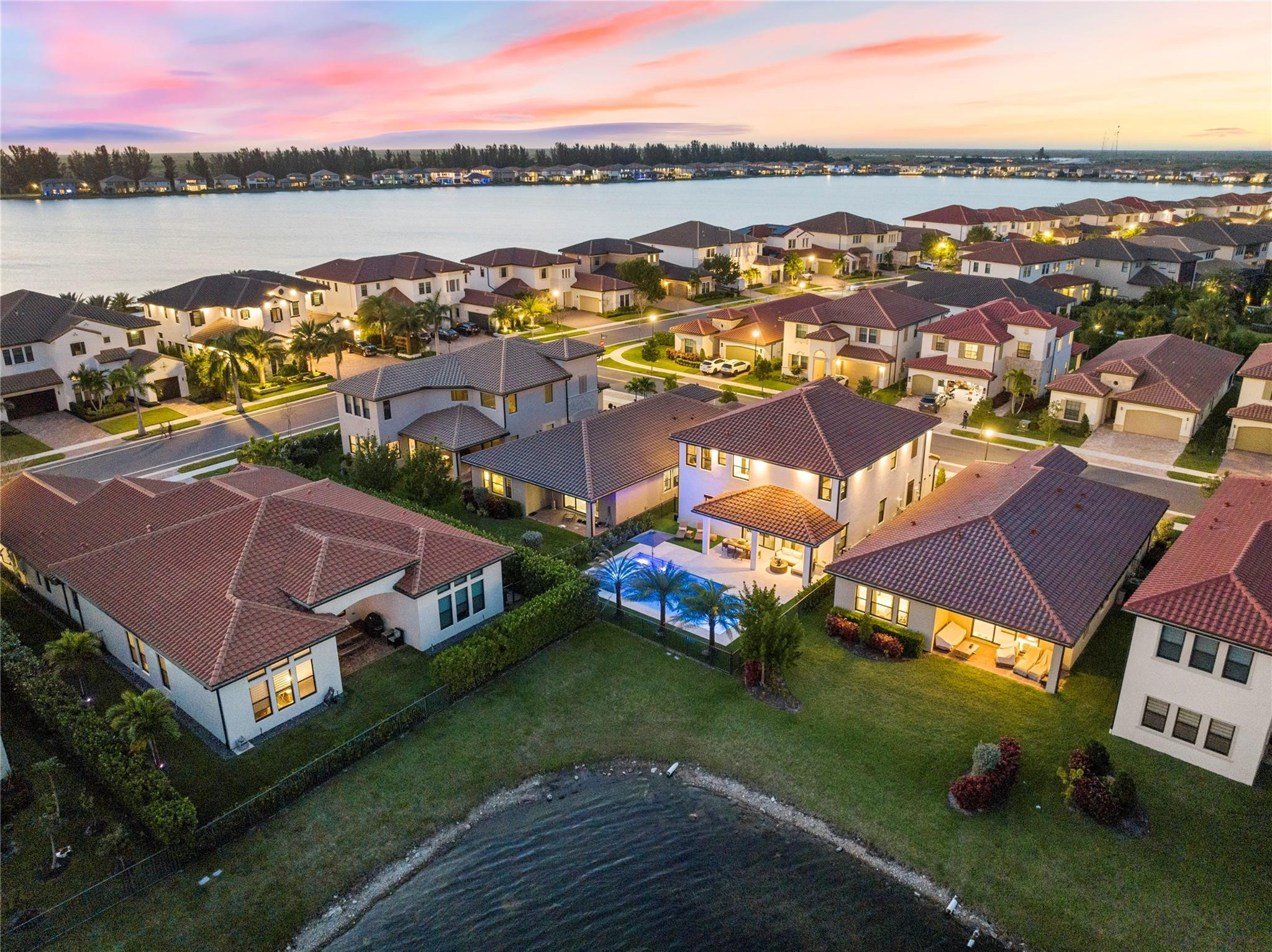 12270 N Baypoint Cir