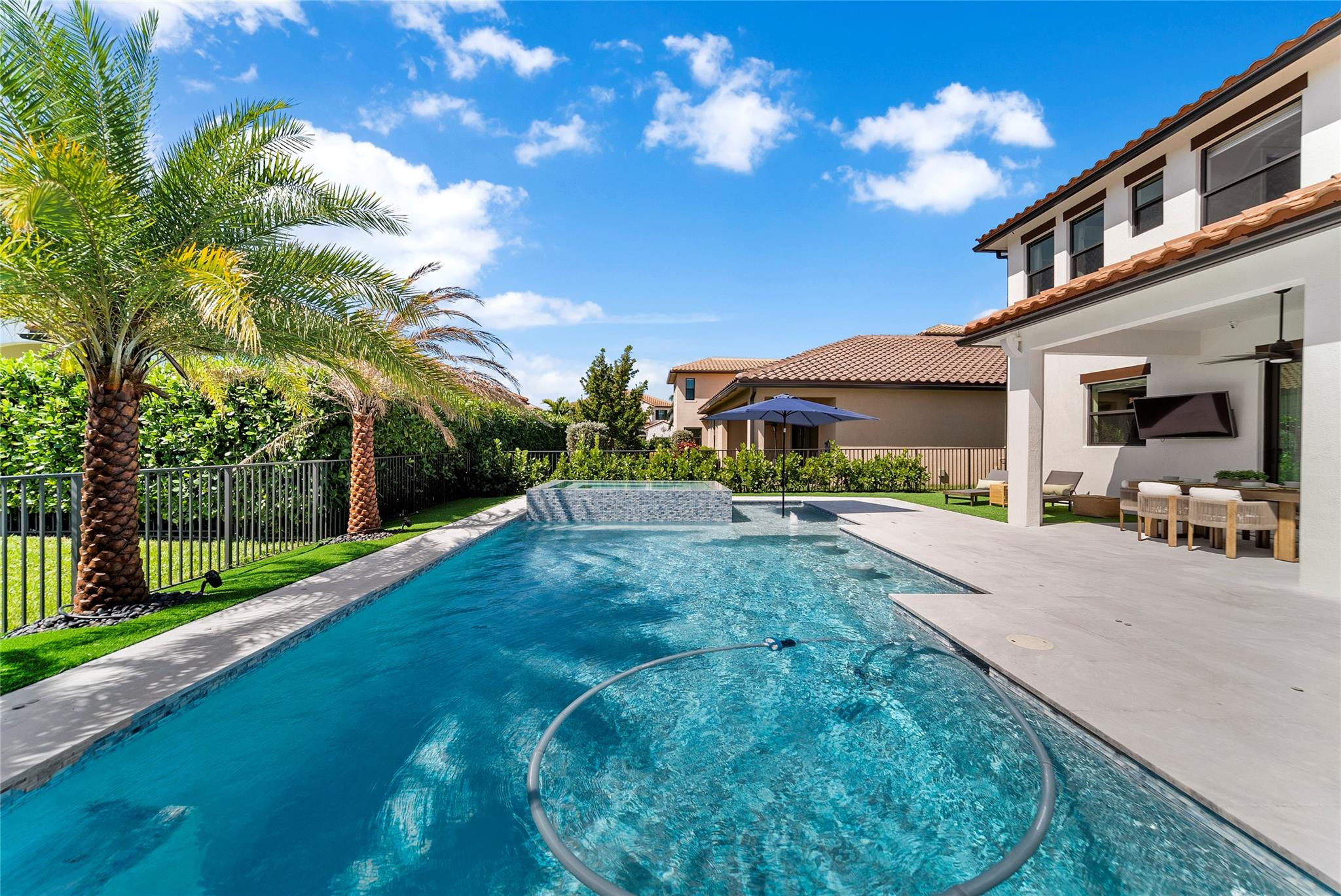 12270 N Baypoint Cir