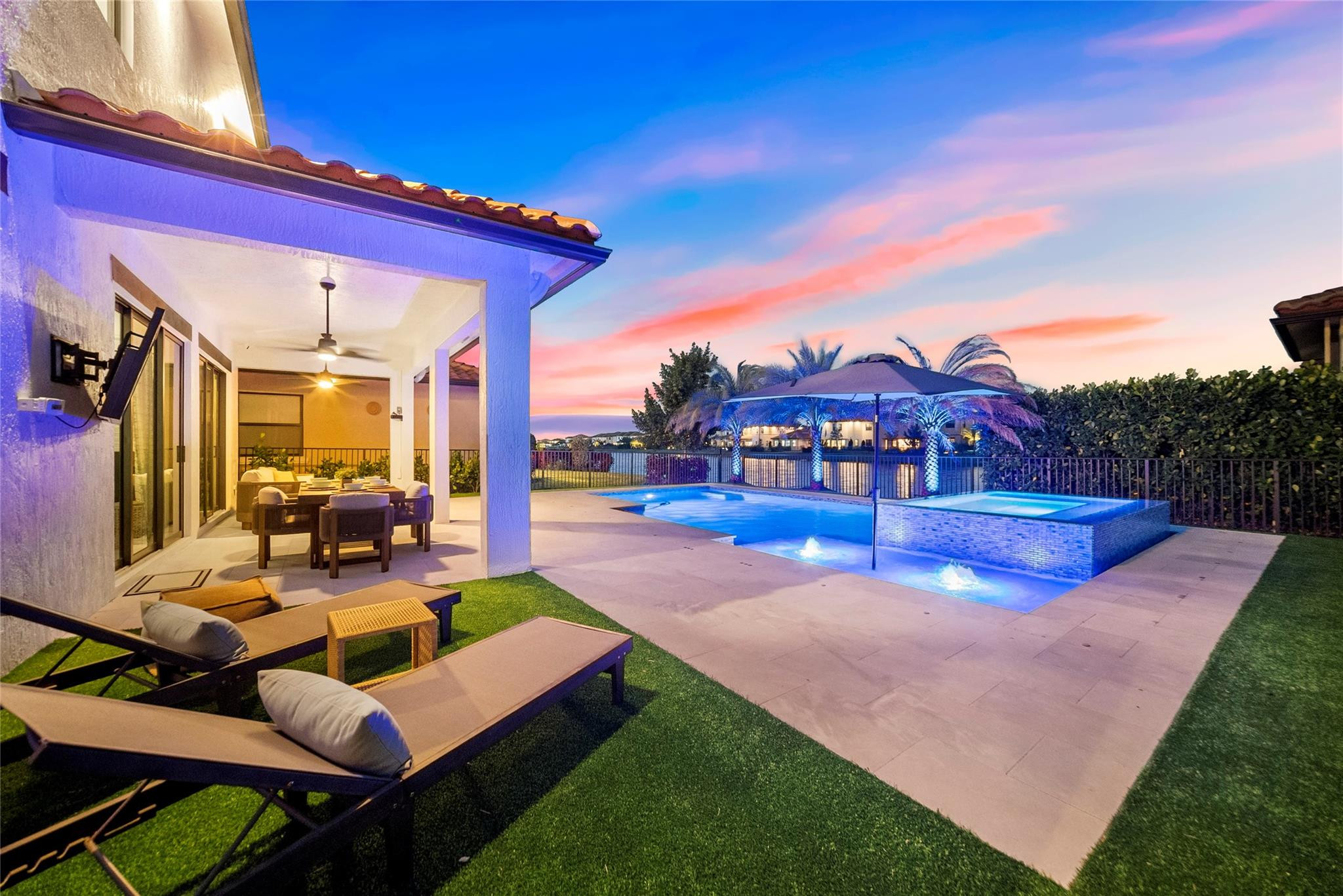 12270 N Baypoint Cir