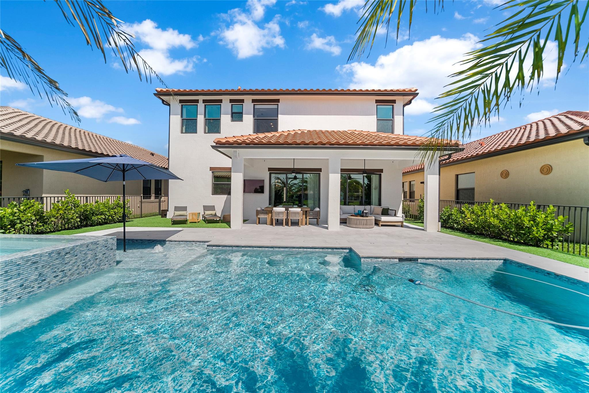 12270 N Baypoint Cir