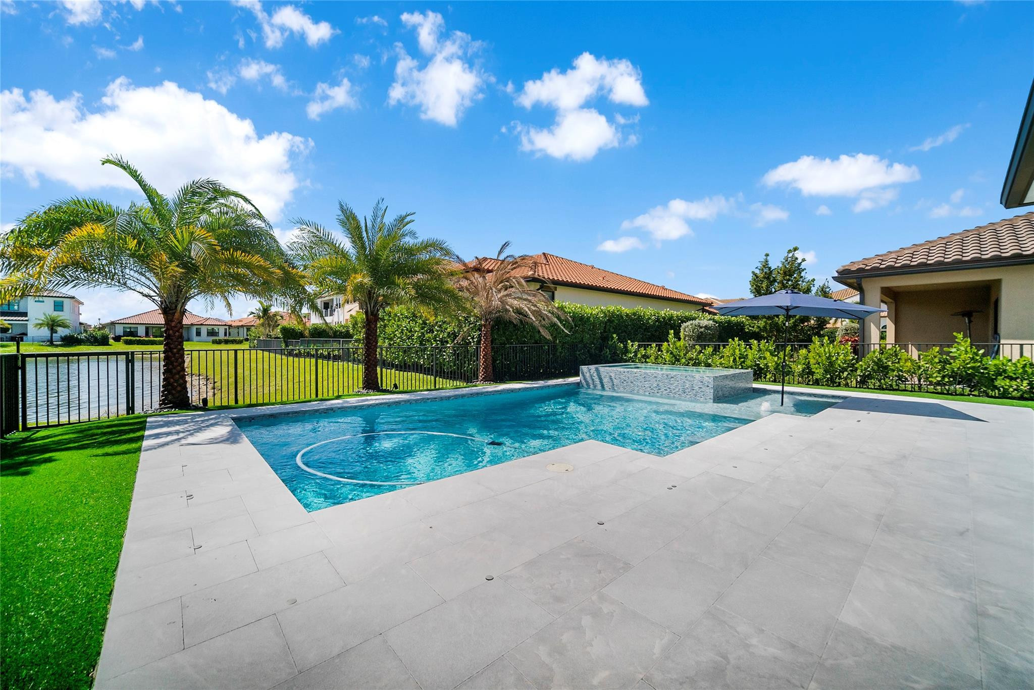 12270 N Baypoint Cir