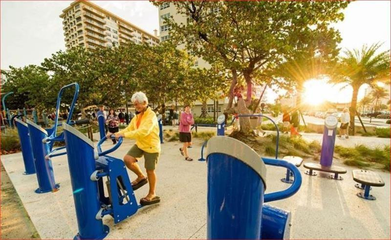 901 N Riverside Dr 1D