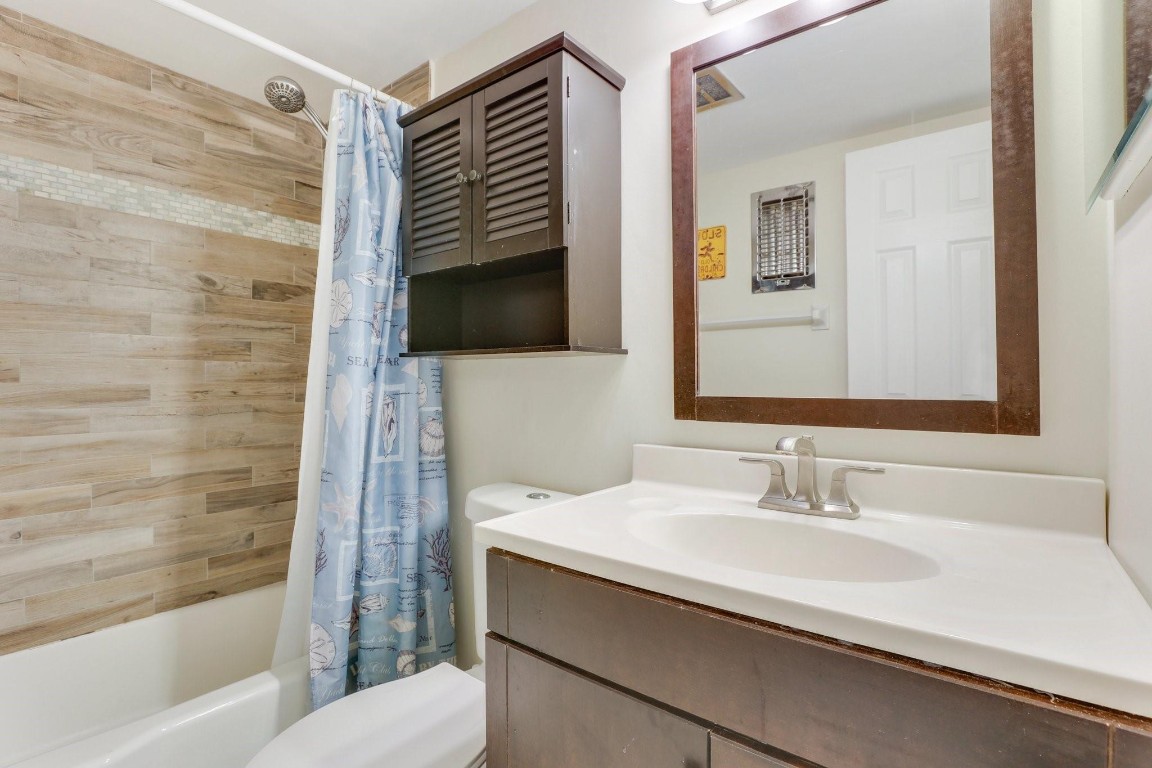 901 N Riverside Dr 1D