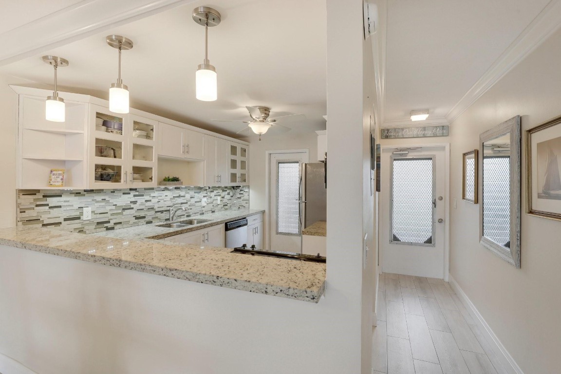 901 N Riverside Dr 1D