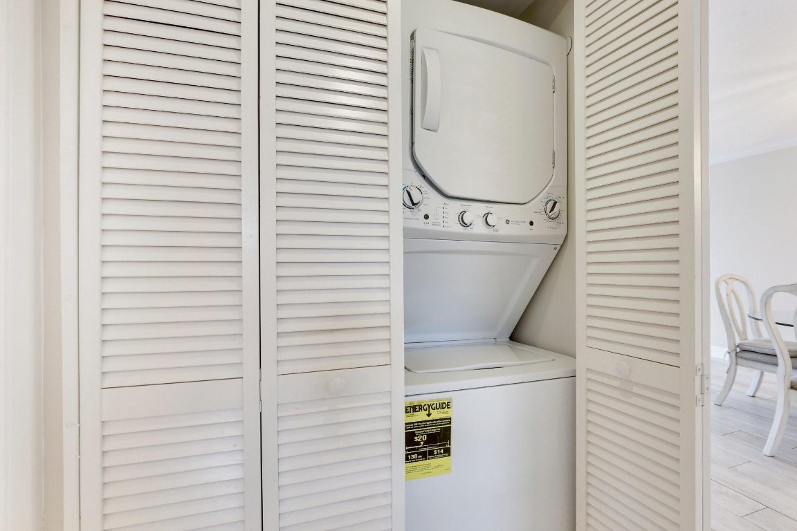 901 N Riverside Dr 1D