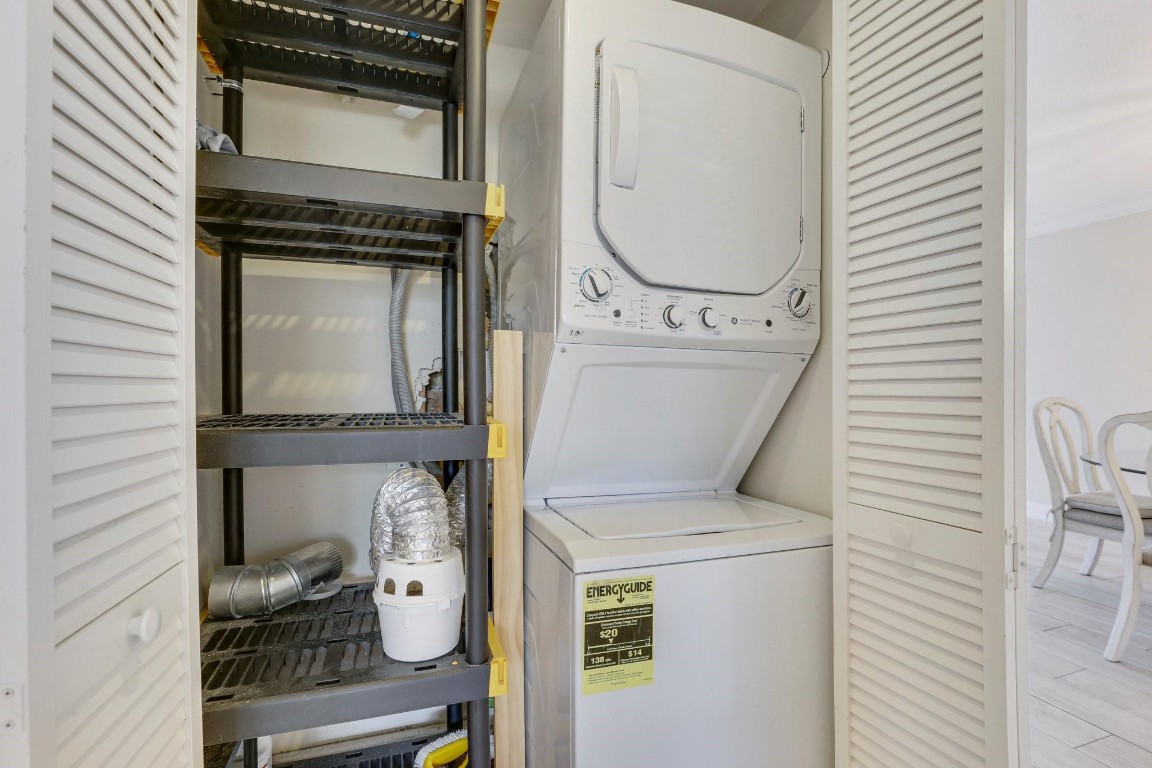 901 N Riverside Dr 1D