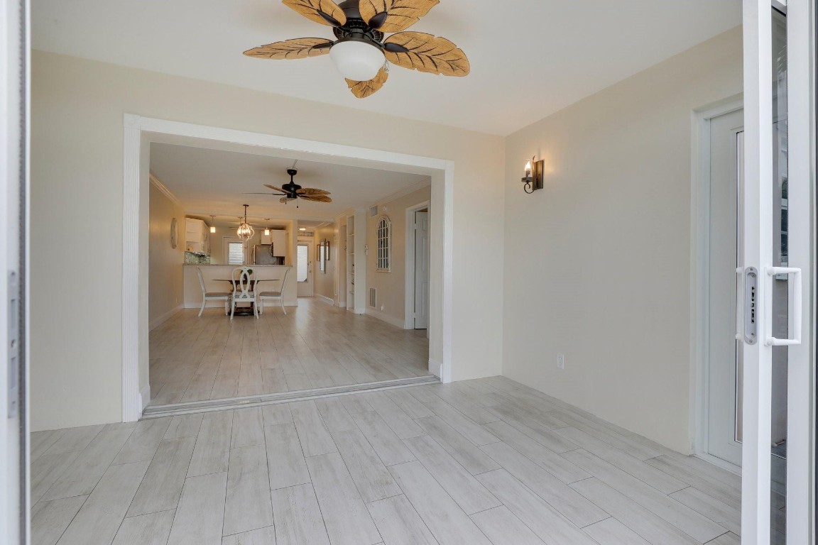 901 N Riverside Dr 1D