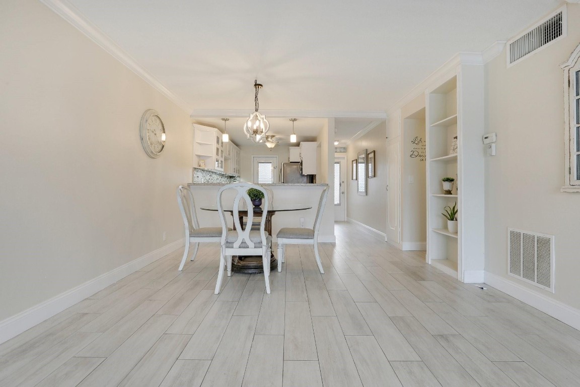 901 N Riverside Dr 1D