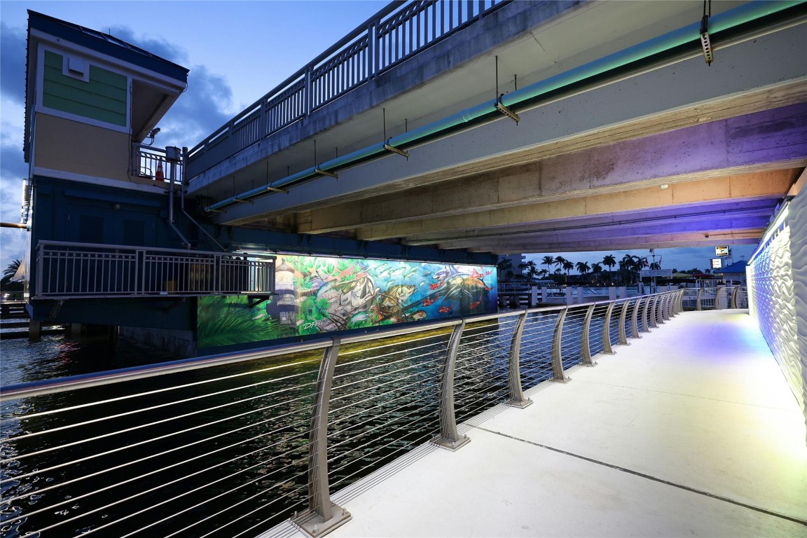 901 N Riverside Dr 1D