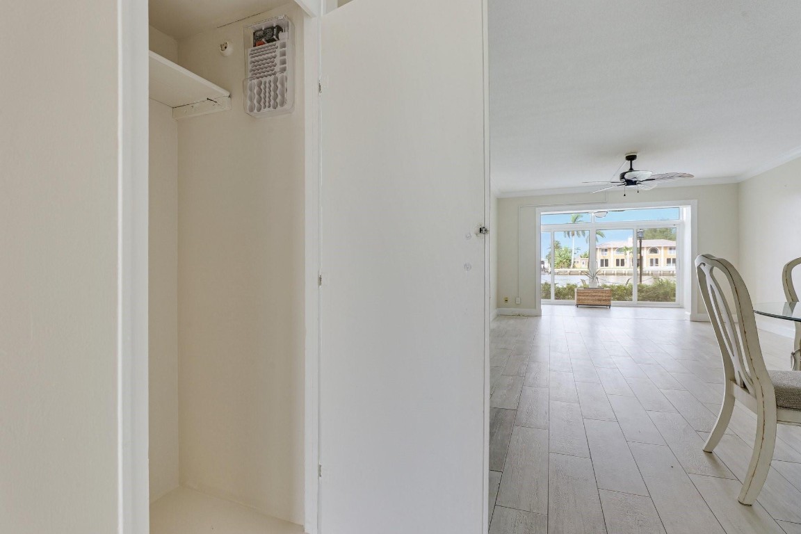 901 N Riverside Dr 1D