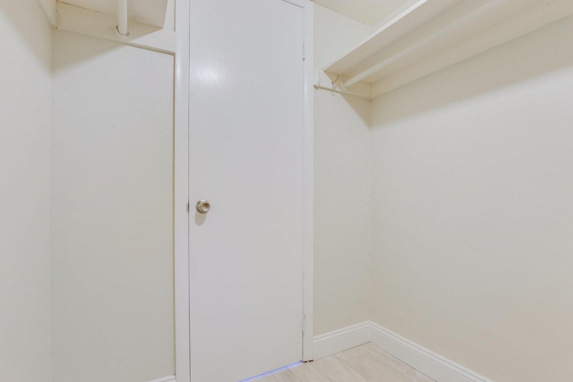 901 N Riverside Dr 1D