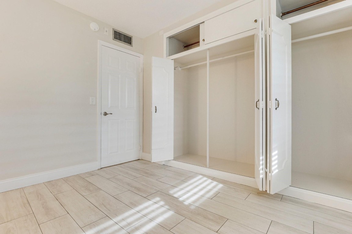 901 N Riverside Dr 1D