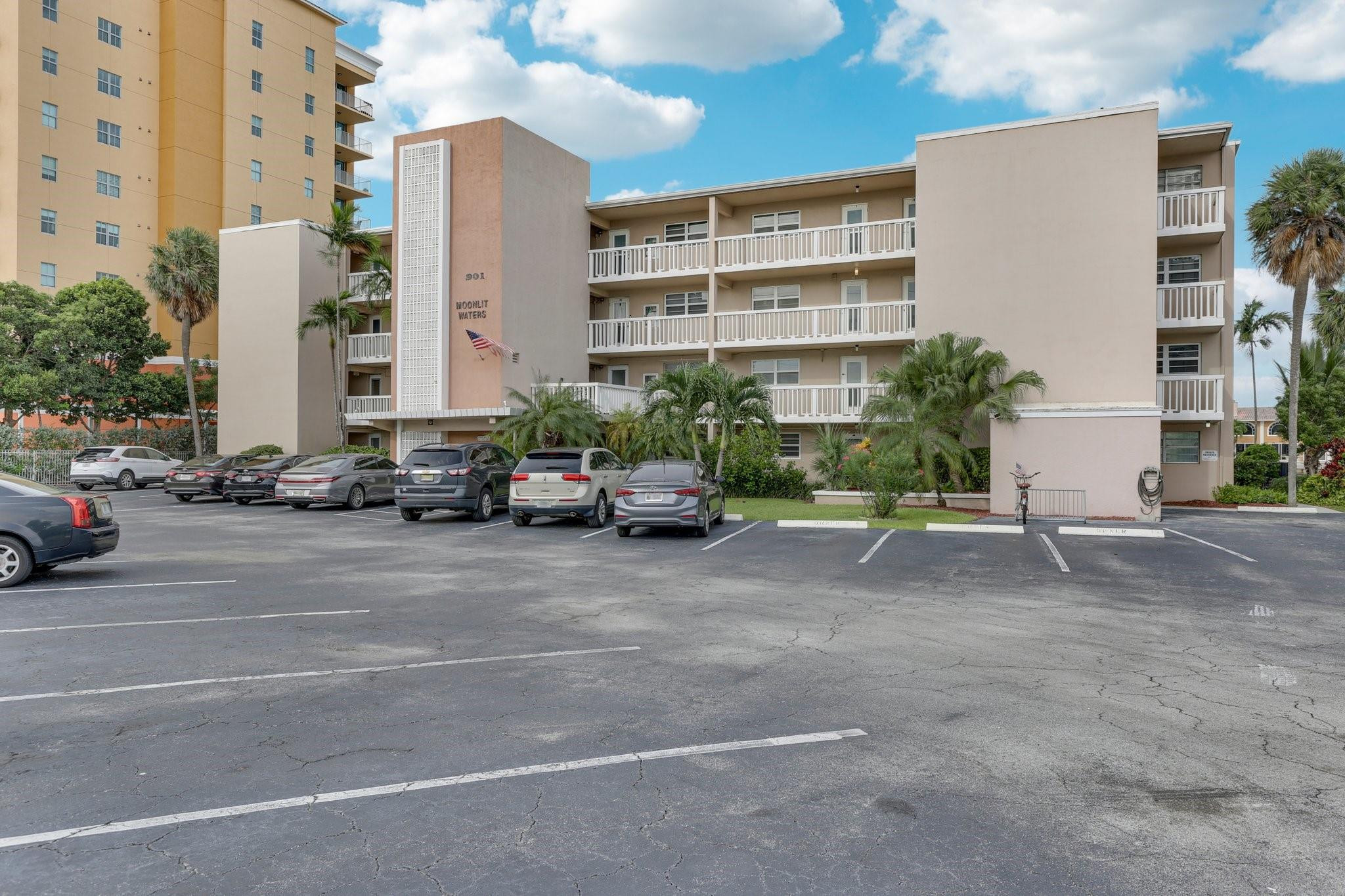 901 N Riverside Dr 1D