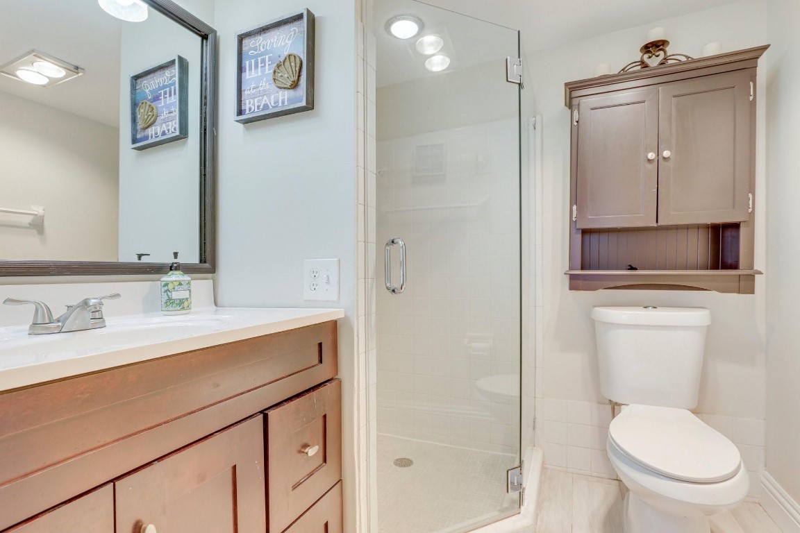 901 N Riverside Dr 1D