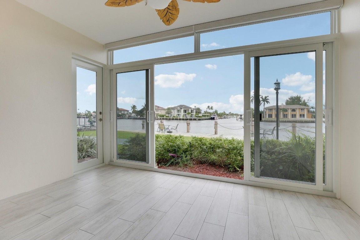 901 N Riverside Dr 1D