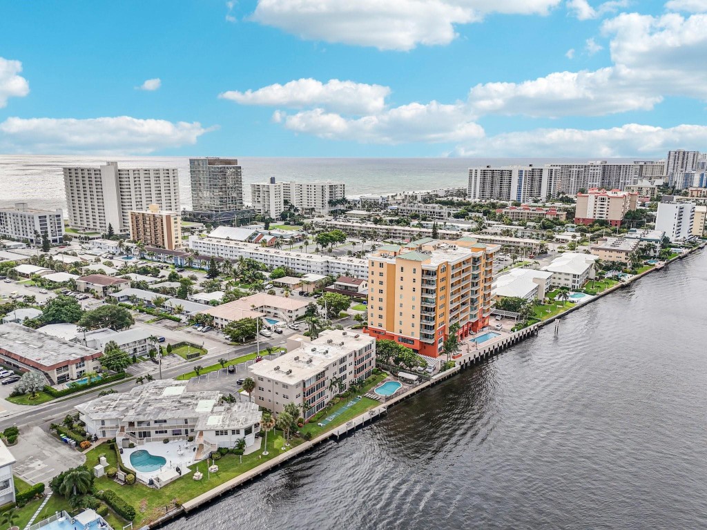 901 N Riverside Dr 1D