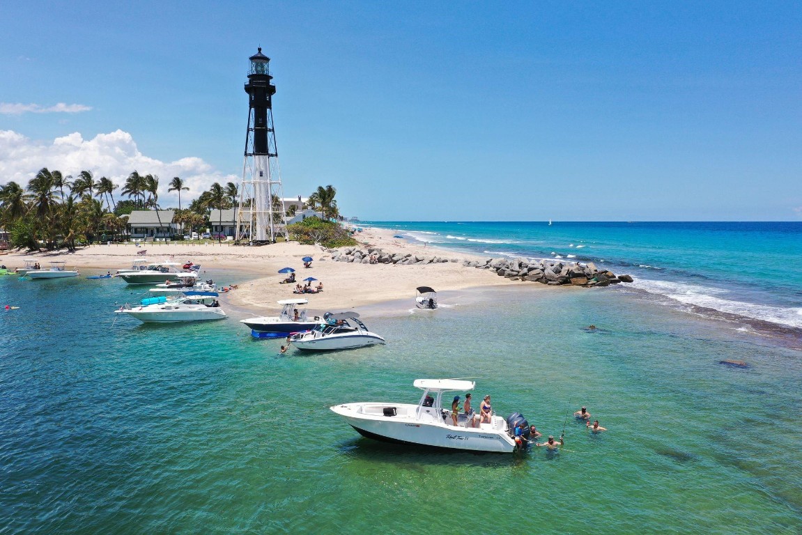 901 N Riverside Dr 1D