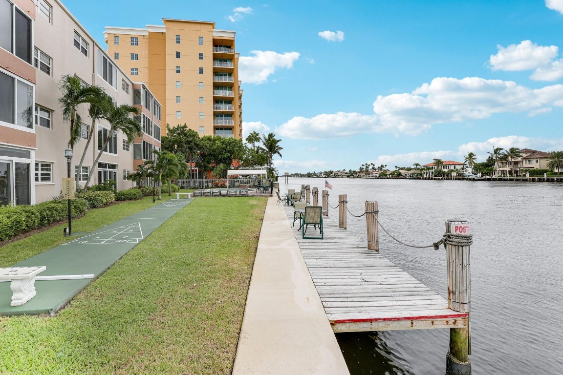 901 N Riverside Dr 1D