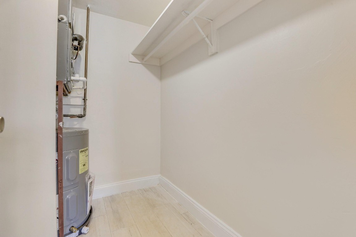 901 N Riverside Dr 1D