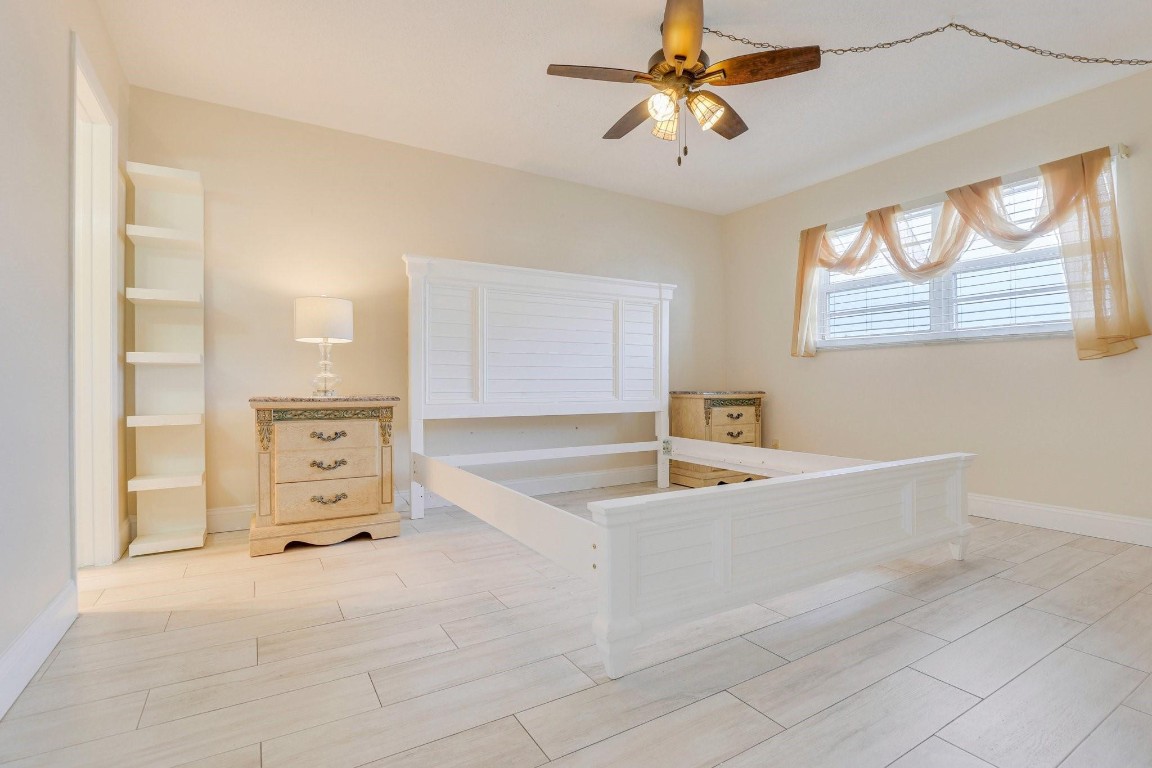 901 N Riverside Dr 1D