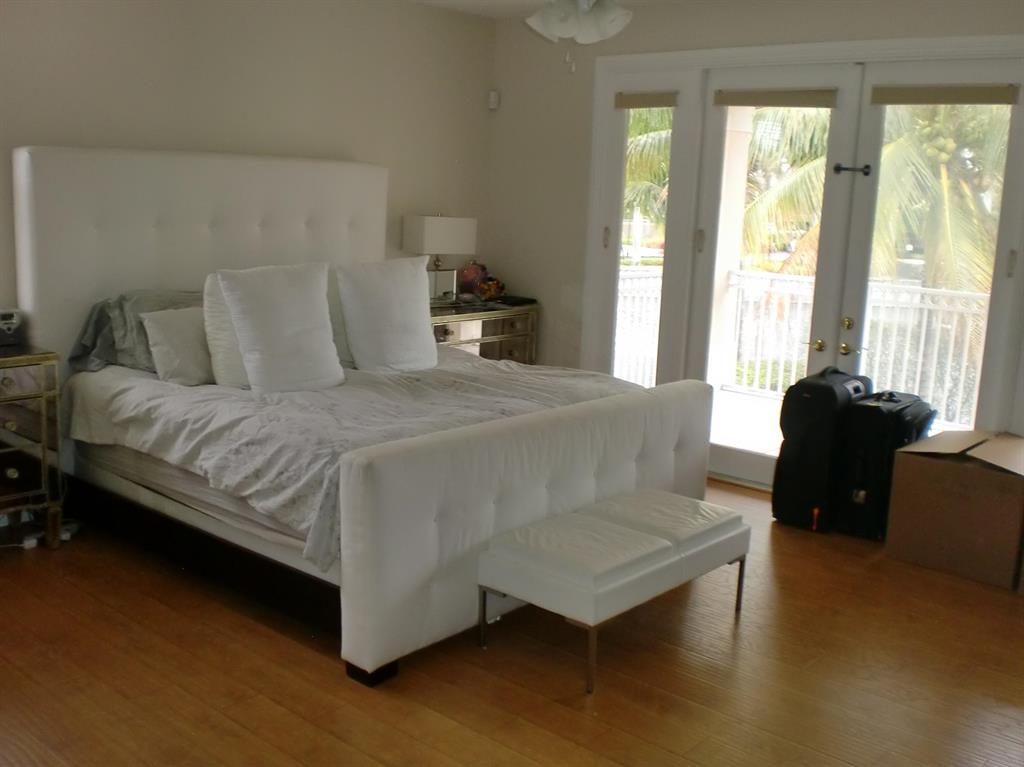 21175 La Vista Circle