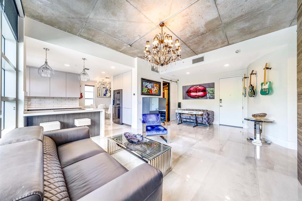 335 SE 6th Avenue 210