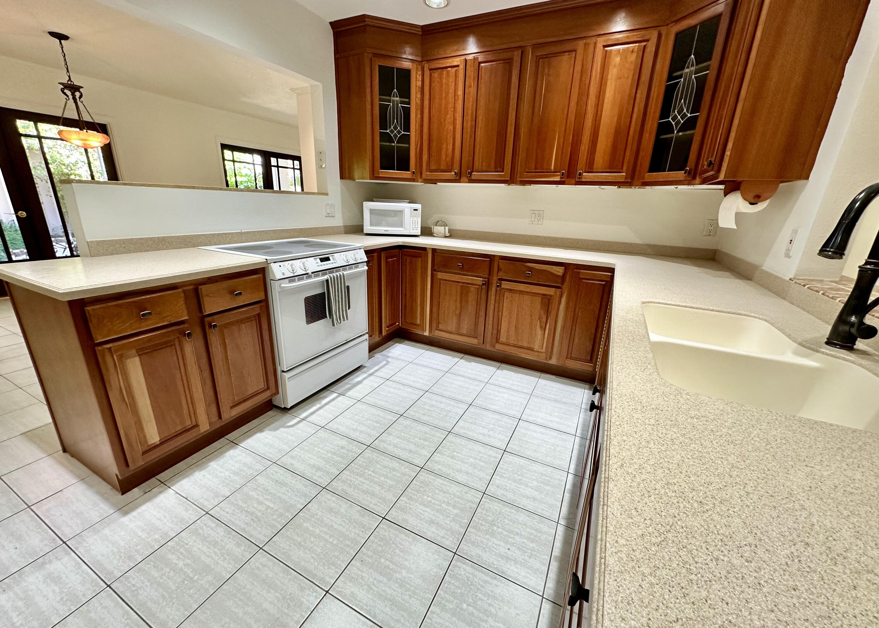 2584 Avenue Au Soleil