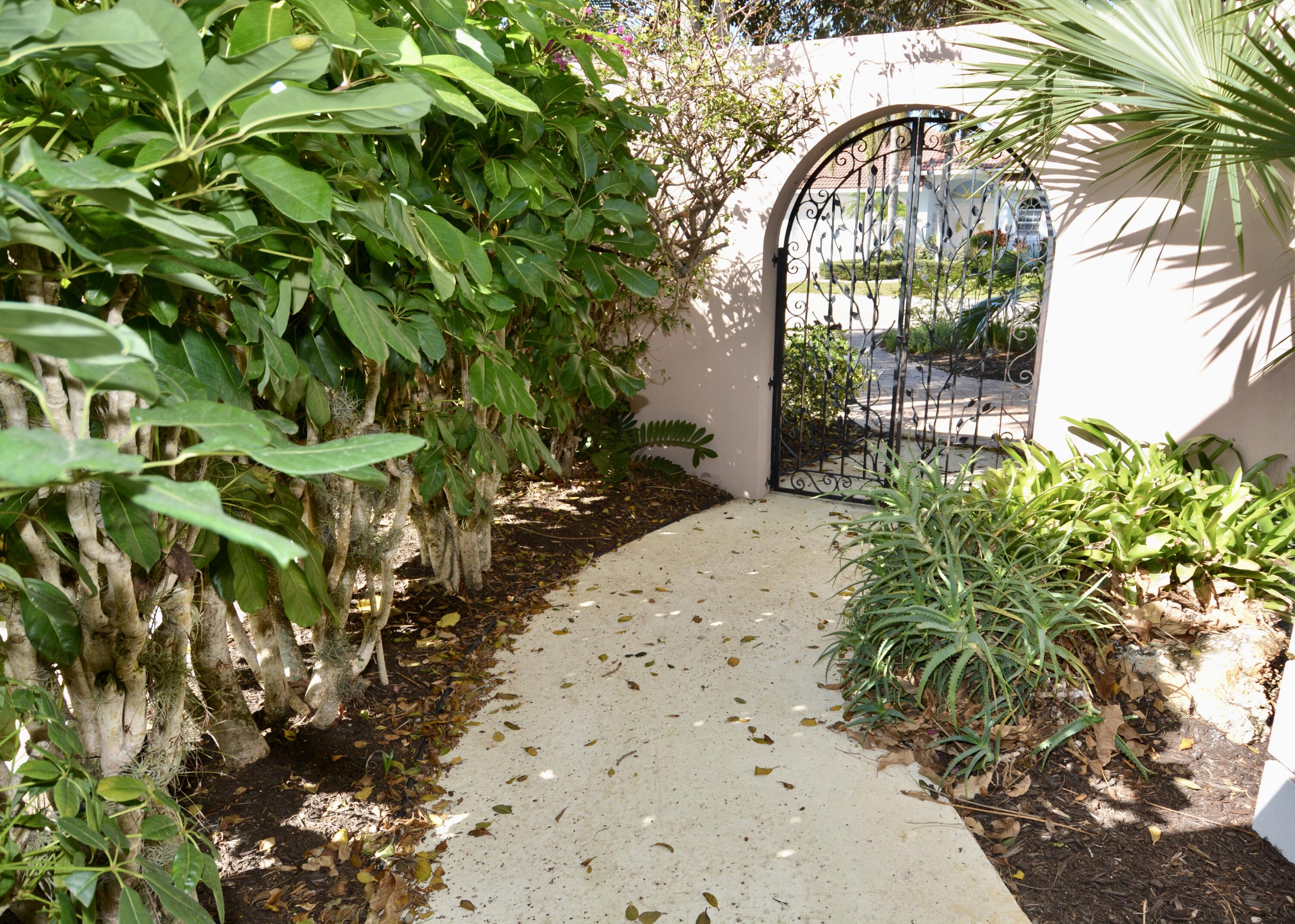 2584 Avenue Au Soleil