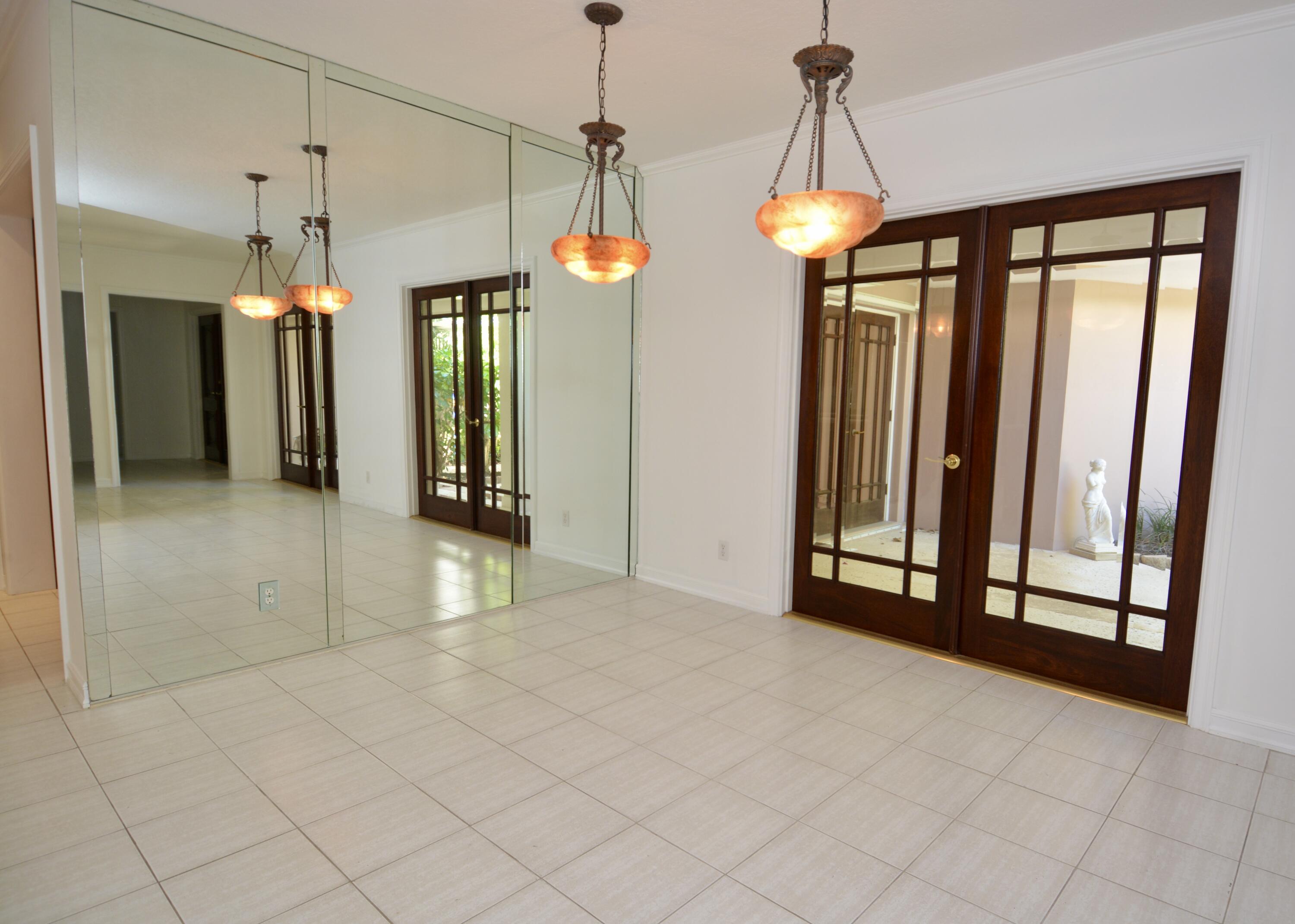 2584 Avenue Au Soleil