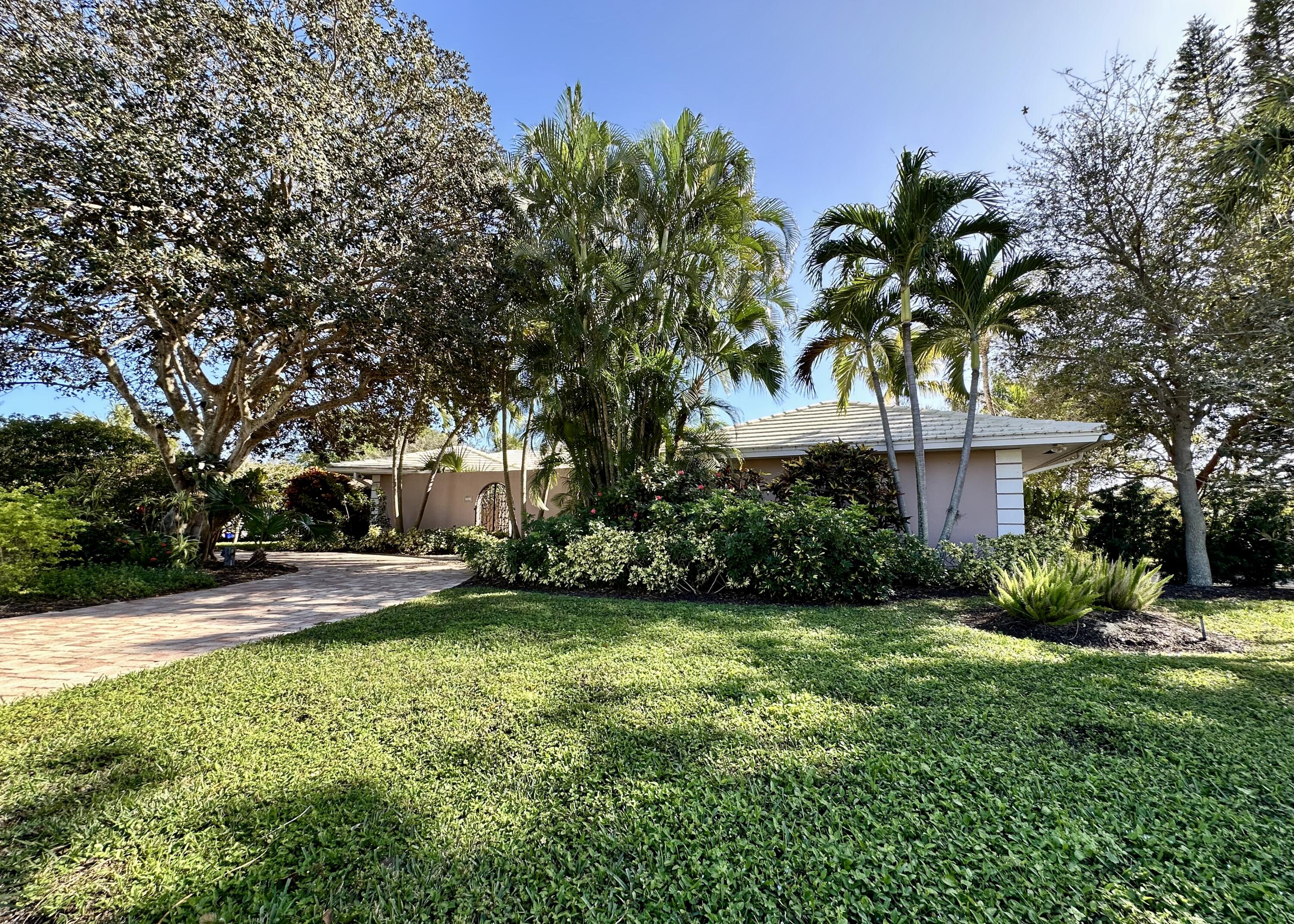 2584 Avenue Au Soleil