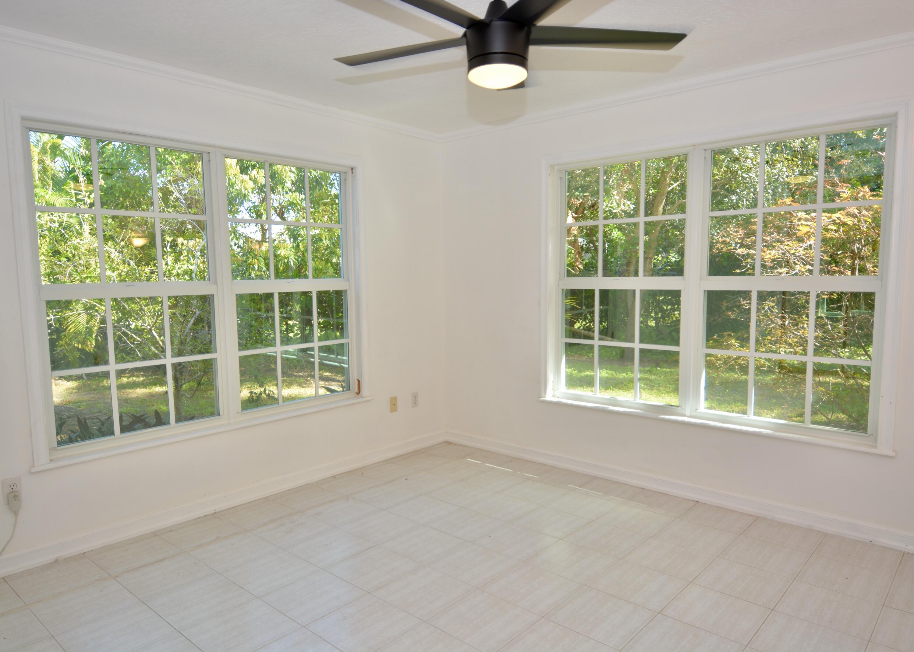 2584 Avenue Au Soleil