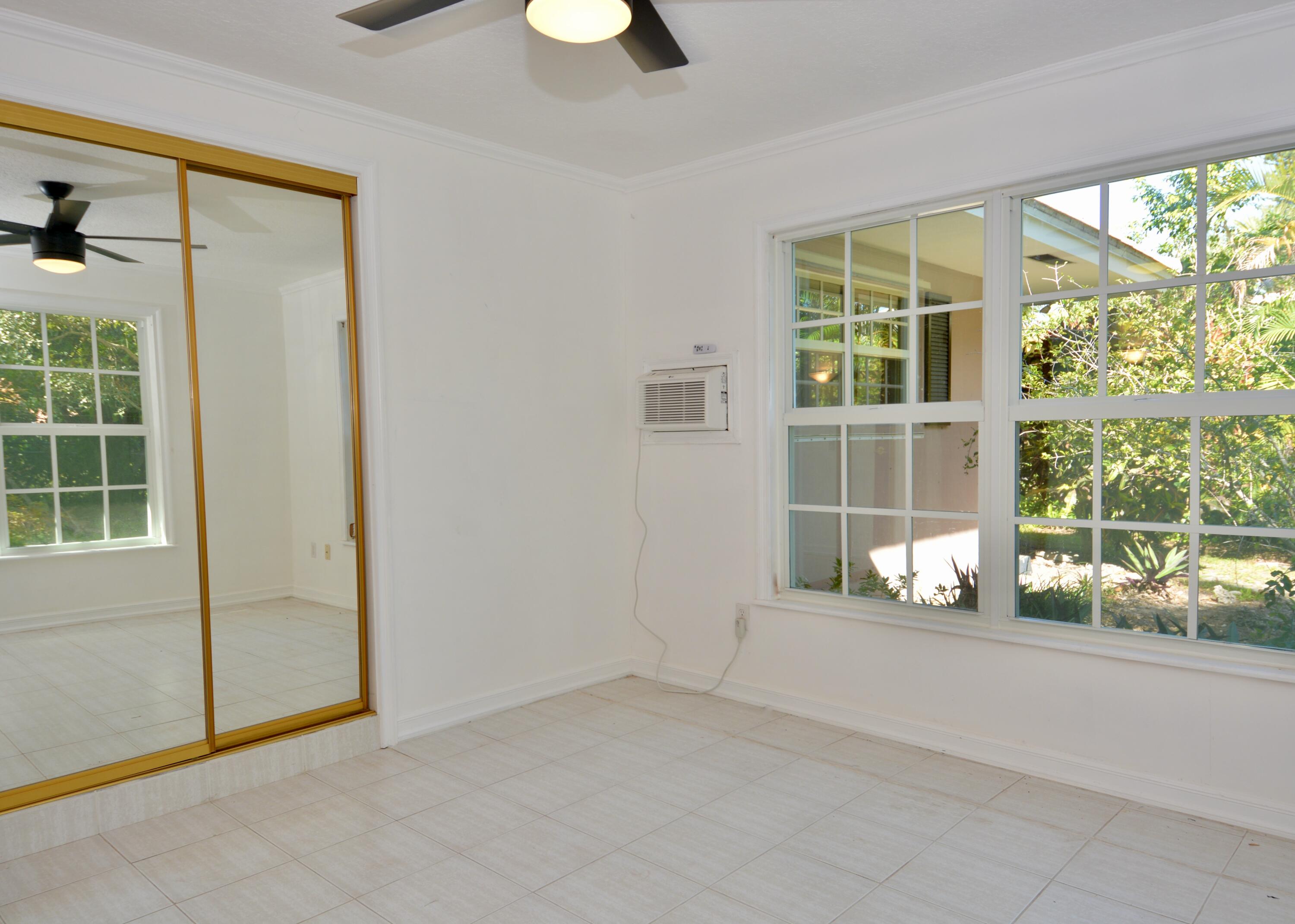 2584 Avenue Au Soleil