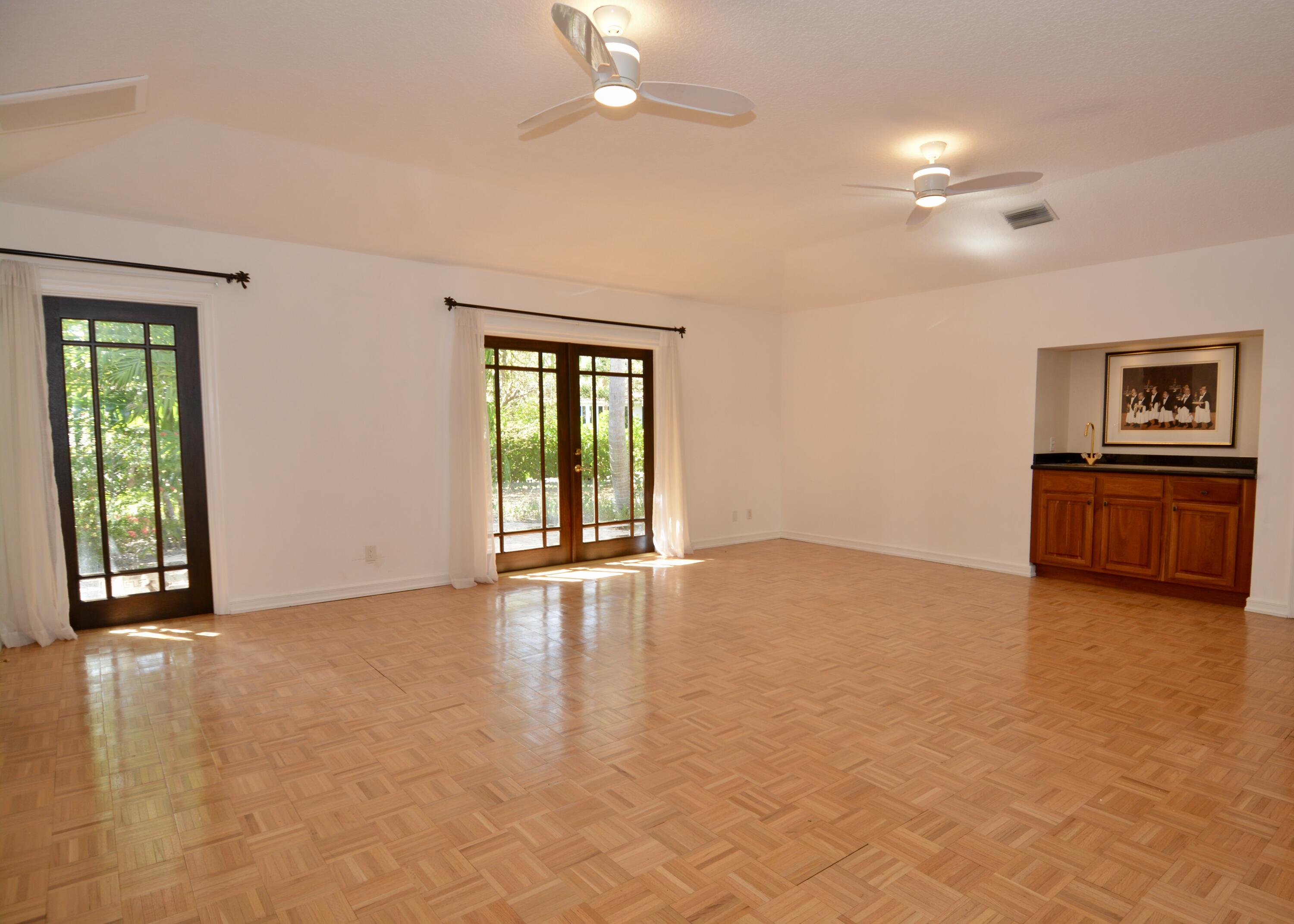 2584 Avenue Au Soleil