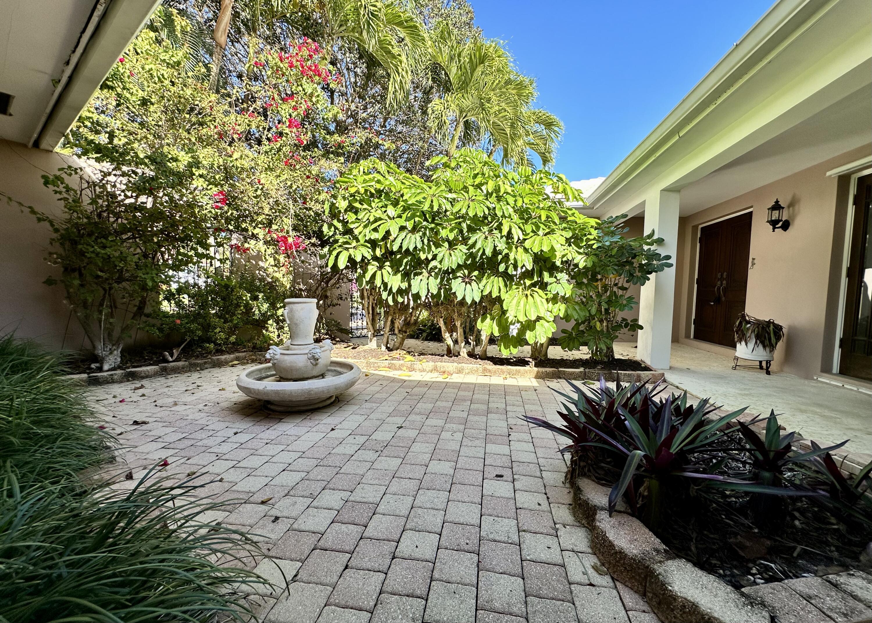 2584 Avenue Au Soleil