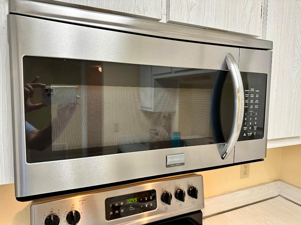 7076 Huntington Lane 102