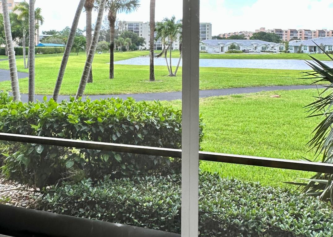 7076 Huntington Lane 102