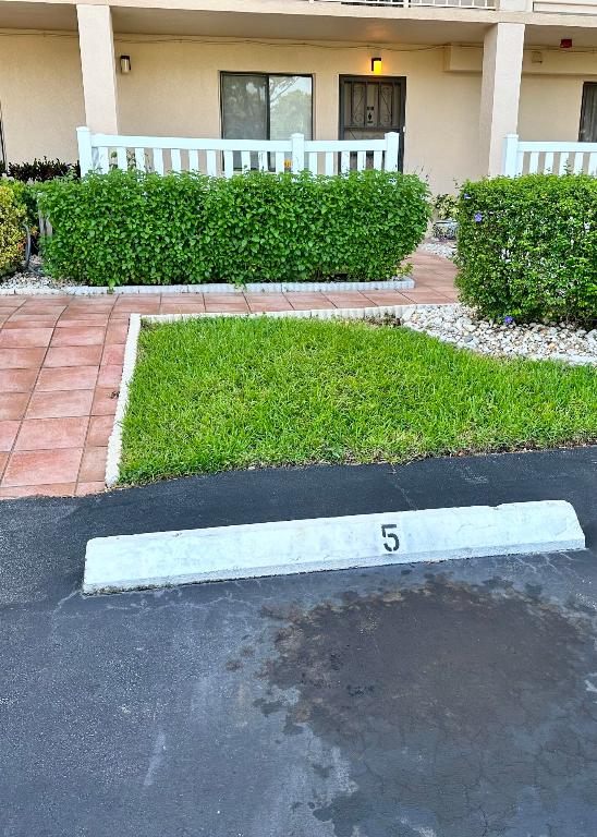 7076 Huntington Lane 102