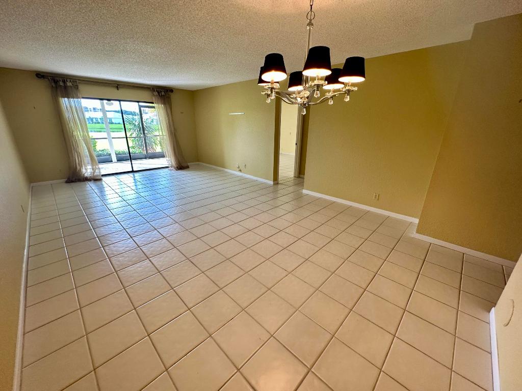 7076 Huntington Lane 102