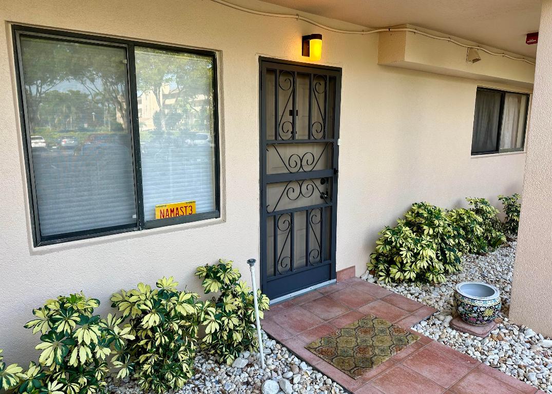 7076 Huntington Lane 102