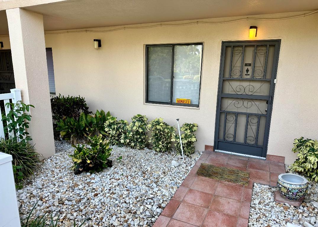 7076 Huntington Lane 102