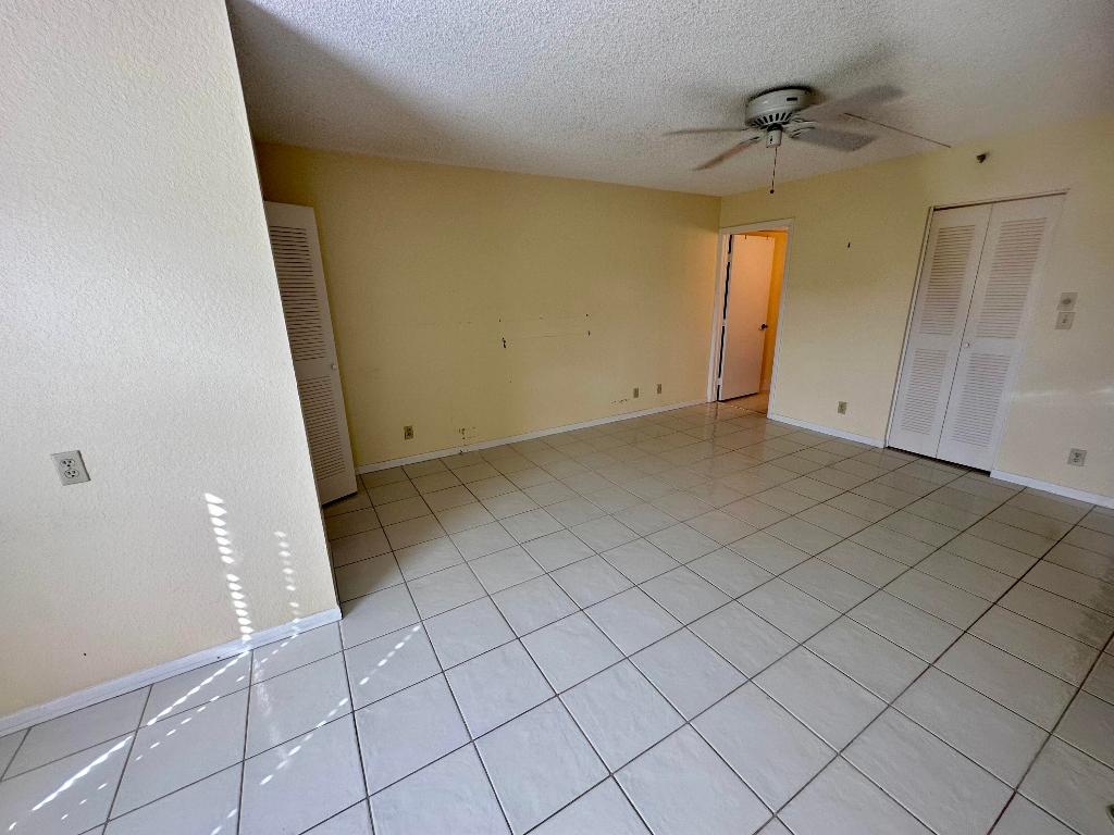 7076 Huntington Lane 102