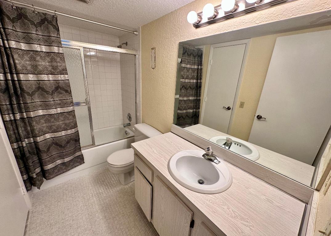 7076 Huntington Lane 102