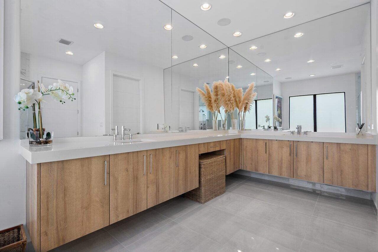 17166 Wandering Wave Avenue